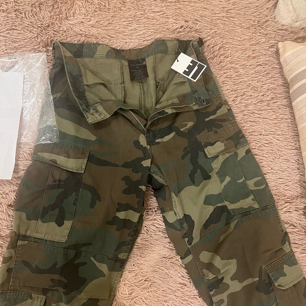 Local European Camo pants, M/L